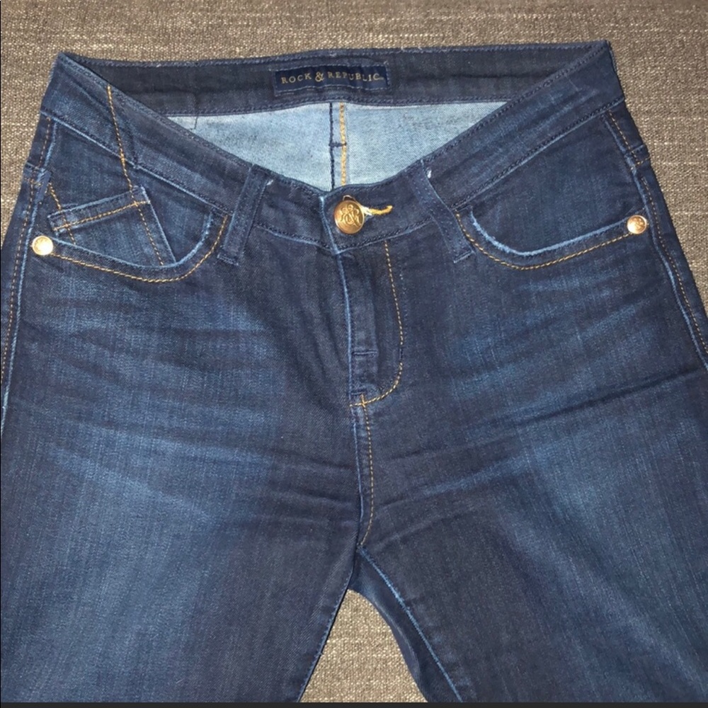 Rock &republic boot cut Jean. Mid rise, boot cut